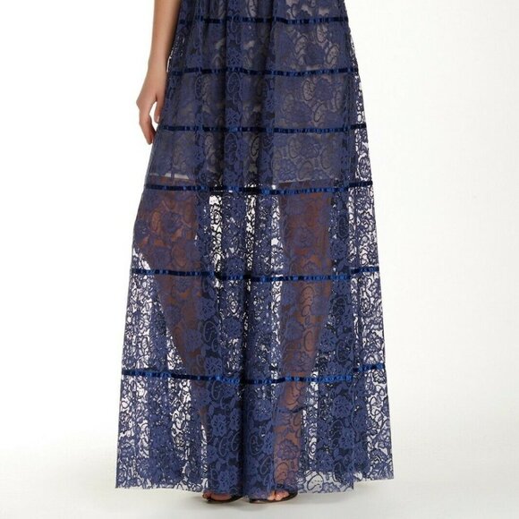 Vera Wang Blue Lace Formal/Bridesmaids Gown - Picture 2 of 4